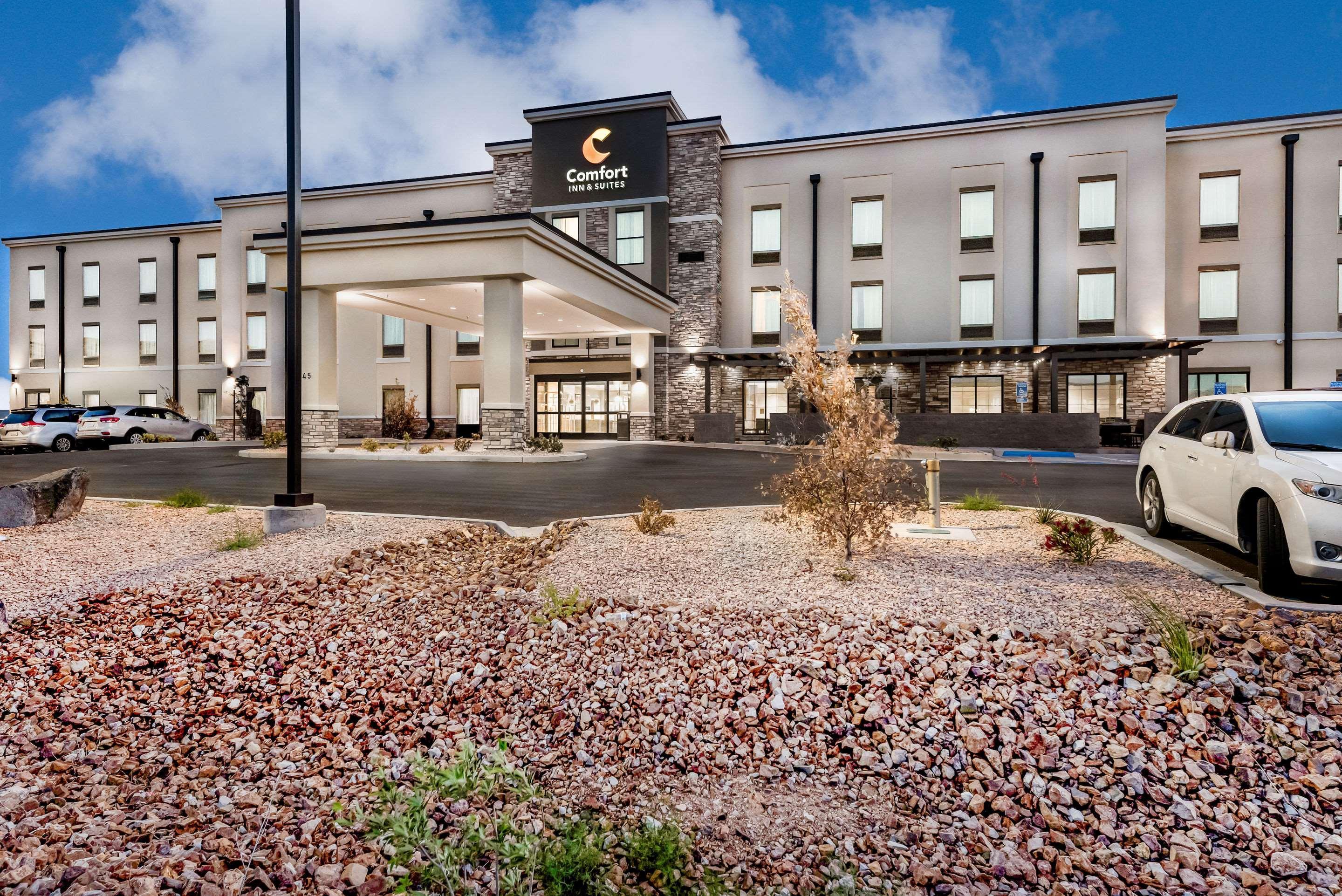 Comfort Inn & Suites Zion Park Area Харрикейн Экстерьер фото
