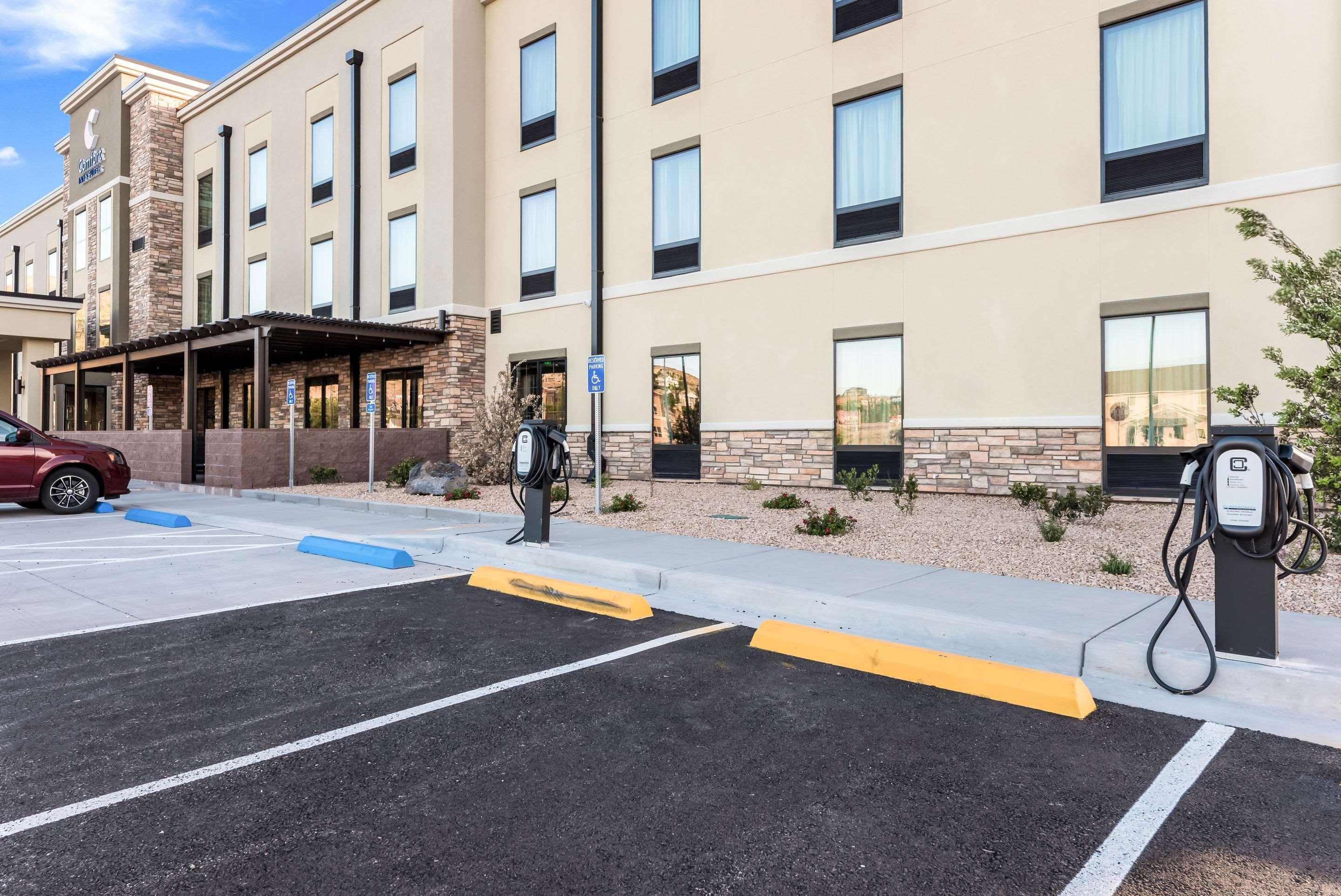 Comfort Inn & Suites Zion Park Area Харрикейн Экстерьер фото